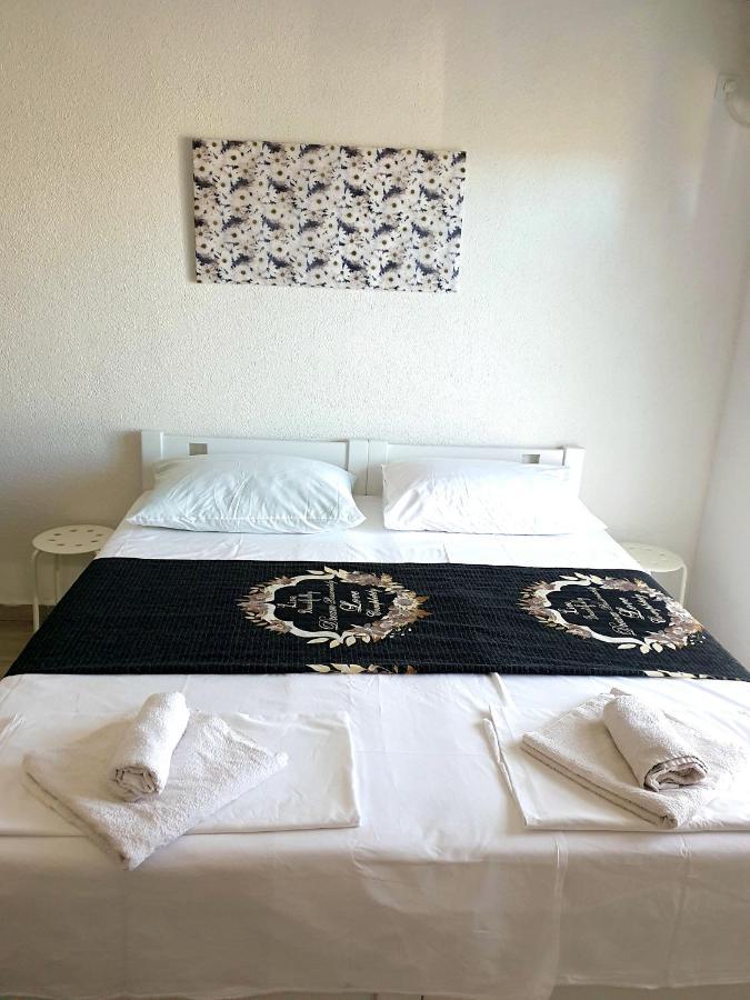 Villa Apartments Anifil Novalja Ngoại thất bức ảnh