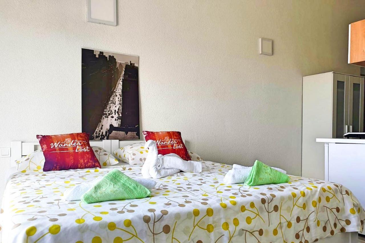 Villa Apartments Anifil Novalja Ngoại thất bức ảnh