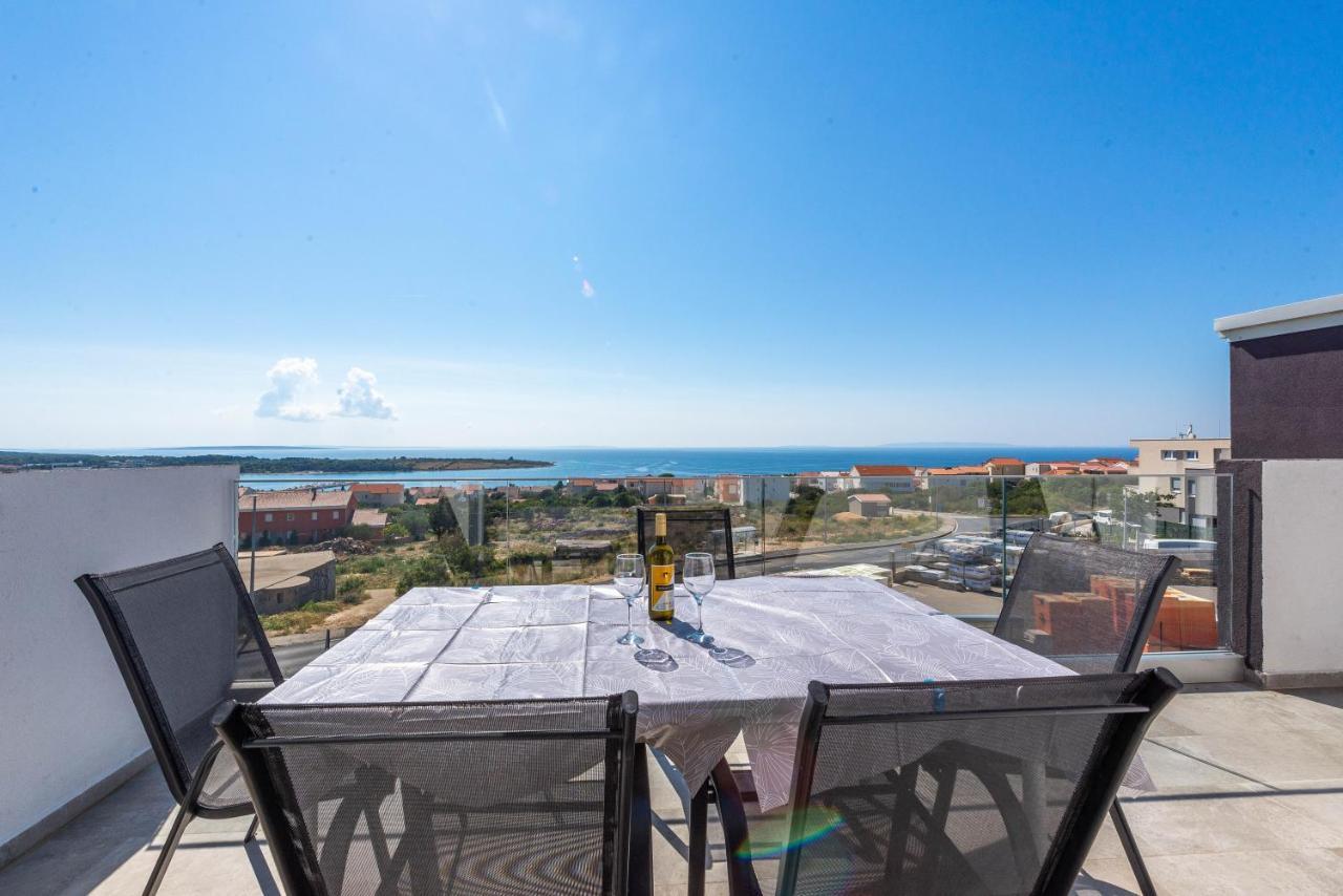 Villa Apartments Anifil Novalja Ngoại thất bức ảnh