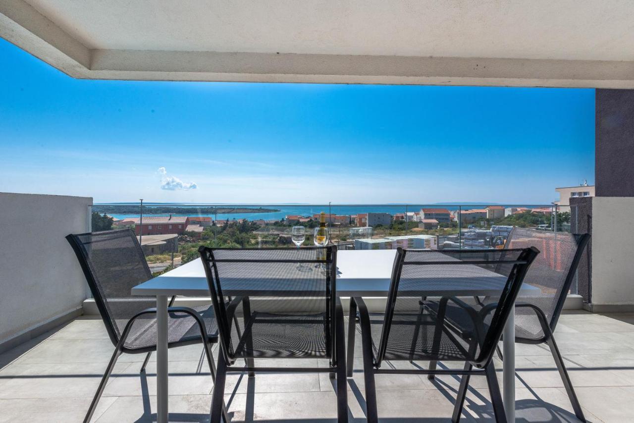 Villa Apartments Anifil Novalja Ngoại thất bức ảnh