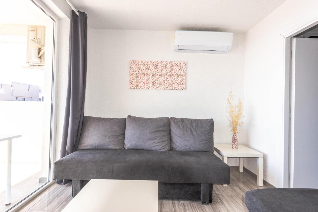 Villa Apartments Anifil Novalja Ngoại thất bức ảnh