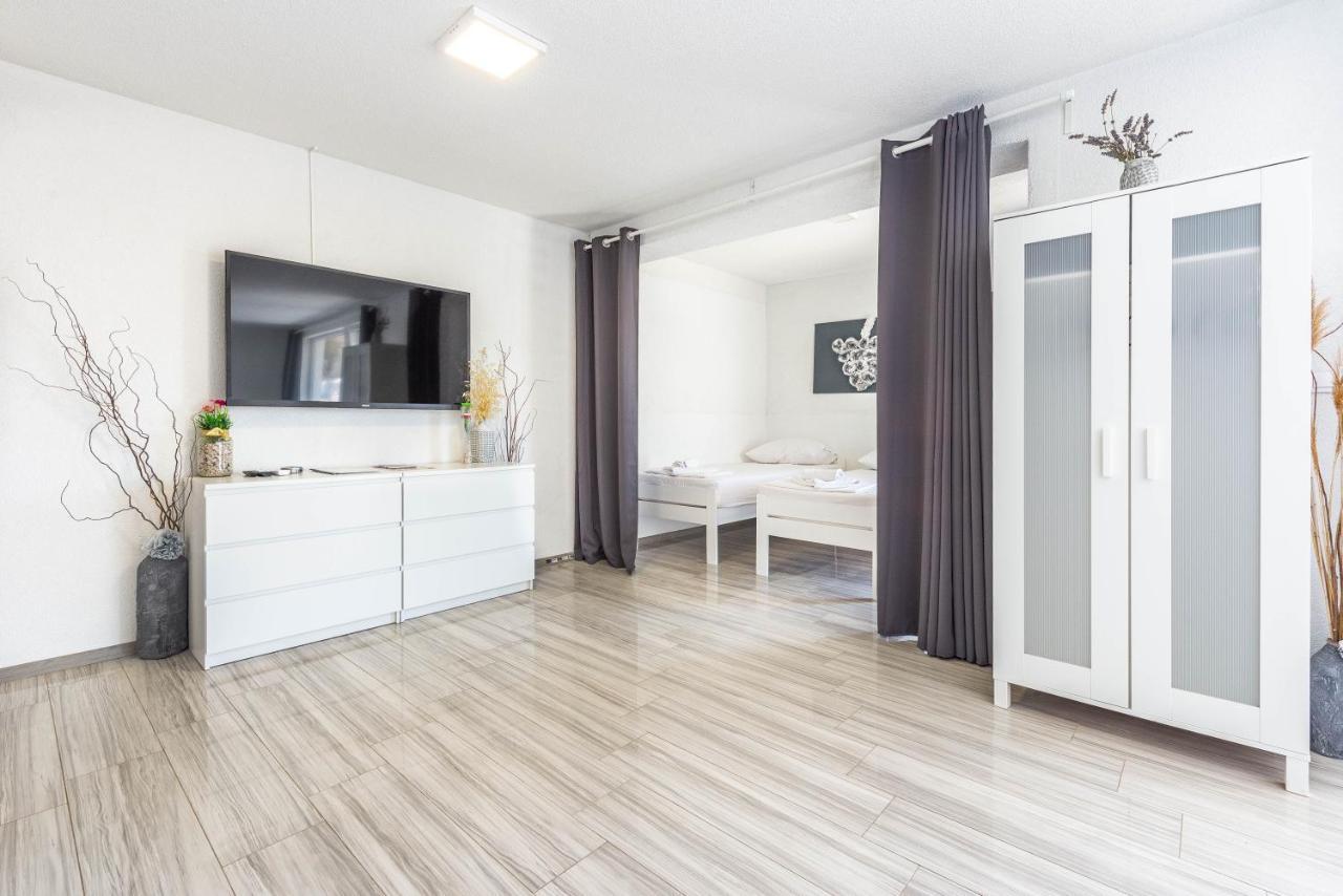 Villa Apartments Anifil Novalja Ngoại thất bức ảnh