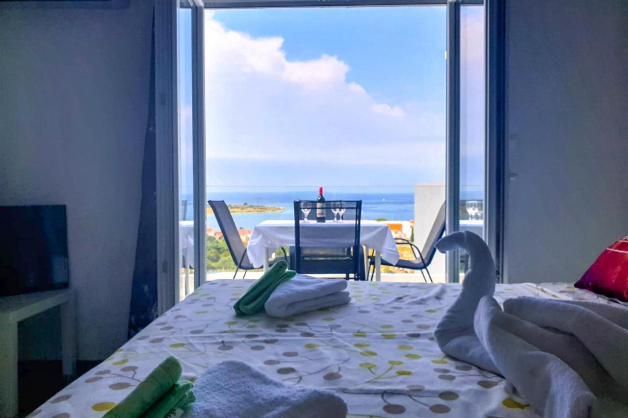 Villa Apartments Anifil Novalja Ngoại thất bức ảnh