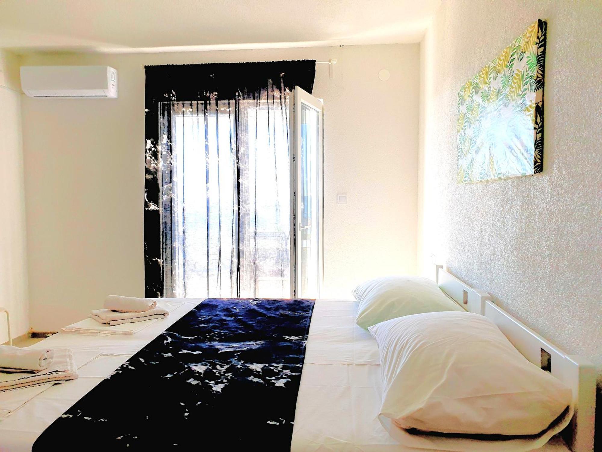 Villa Apartments Anifil Novalja Ngoại thất bức ảnh