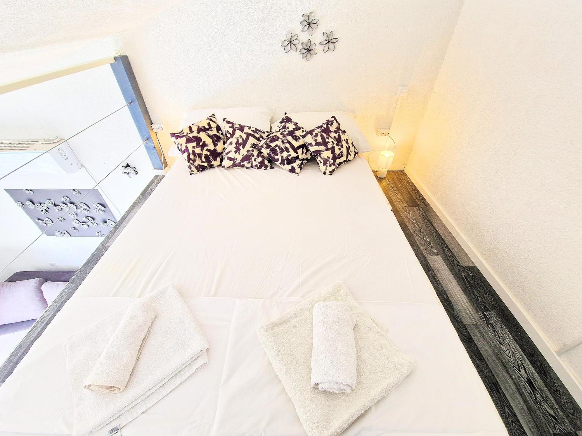 Villa Apartments Anifil Novalja Ngoại thất bức ảnh