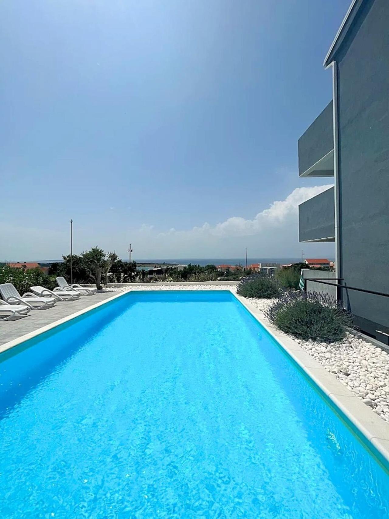 Villa Apartments Anifil Novalja Ngoại thất bức ảnh