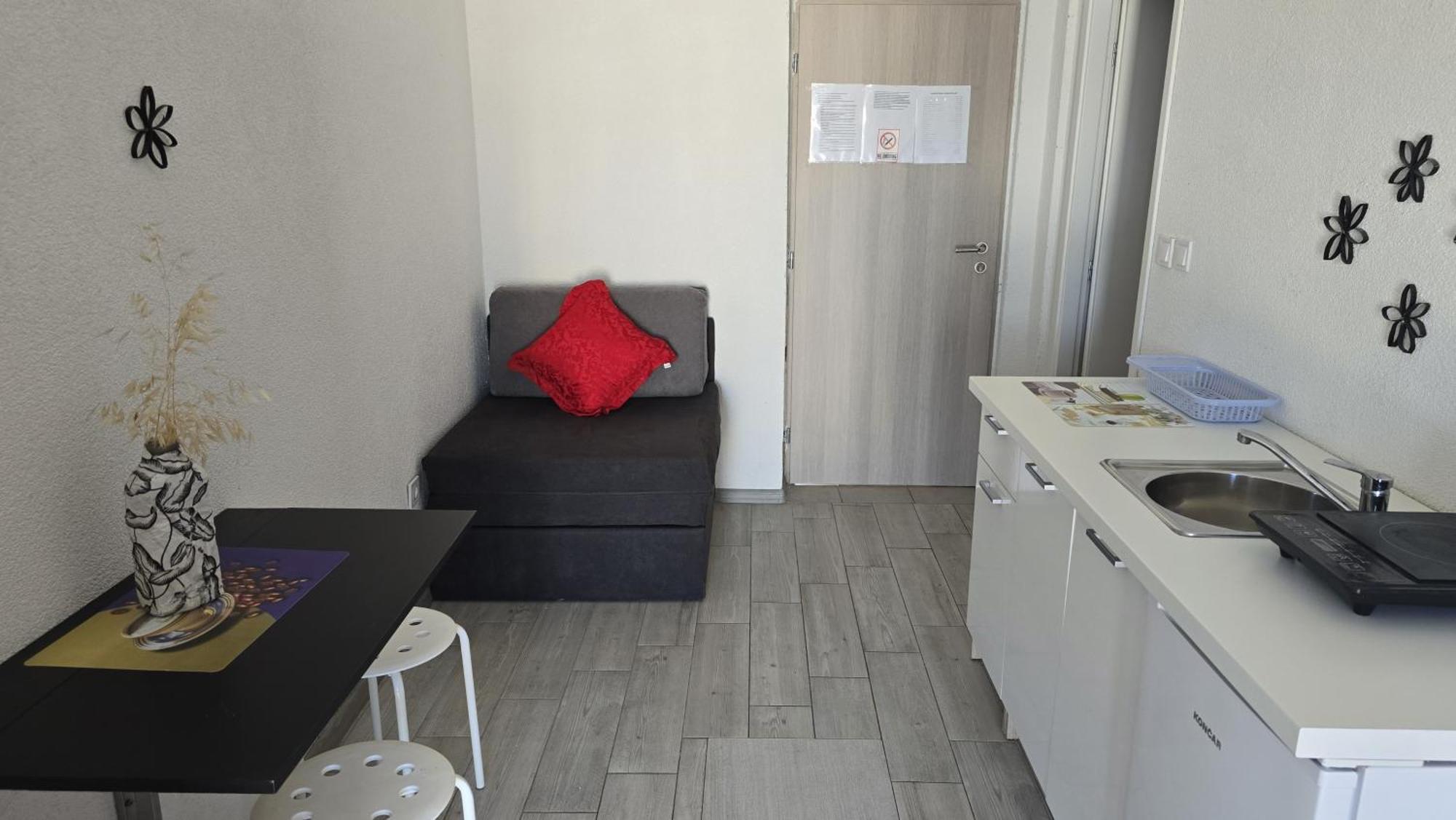 Villa Apartments Anifil Novalja Ngoại thất bức ảnh